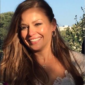 Meet your Posher, Areta